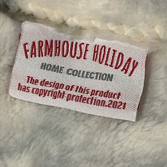 Farmhouse Holiday Soft Fleeced Throe Holly Deco Size 48 X72 - Picture 6 of 8